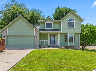10419 Mary Cir, Omaha, NE 68122