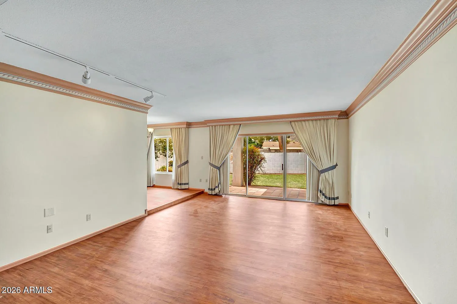 2 bed, 2.0 bath, 1869 sqft, $2,500 — Photo 4
