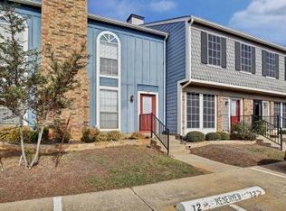 12 Abbey Rd, Euless, TX 76039