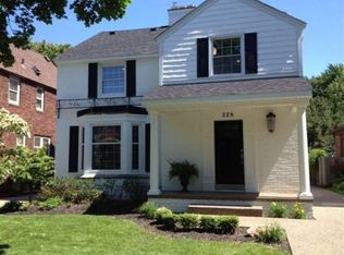 326 Merriweather Rd, Grosse Pointe Farms, MI 48236