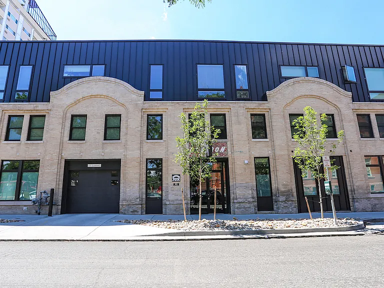 Jux Apartments — Photo 23