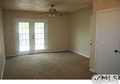 3rd image of 925 Marilyn Dr