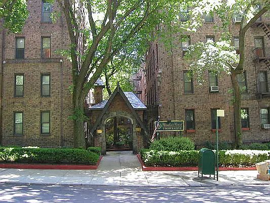 2nd image of 83-19 116th St #5J
