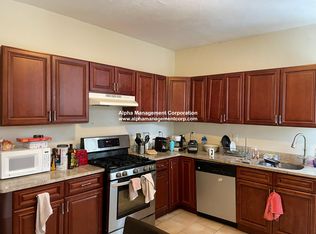 724 Washington St #5, Brookline, MA 02446