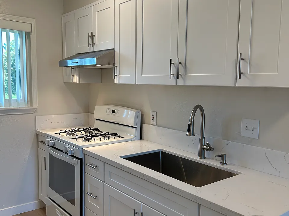 90 Aliso Ln #90