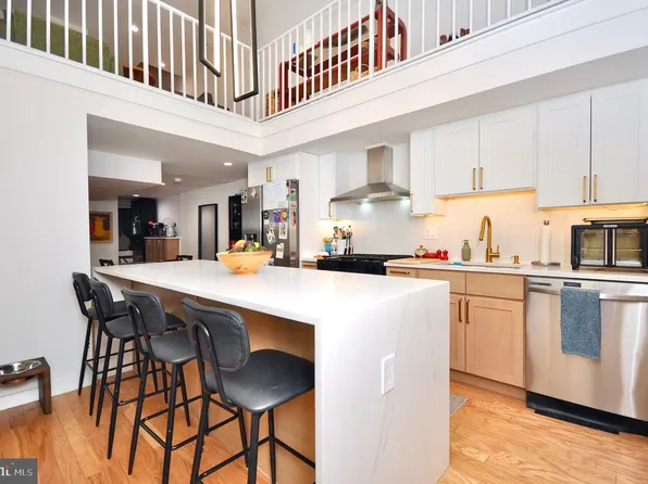 1525 Rodman St, Philadelphia, PA 19146