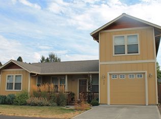 920 Oak St, Silverton, OR 97381