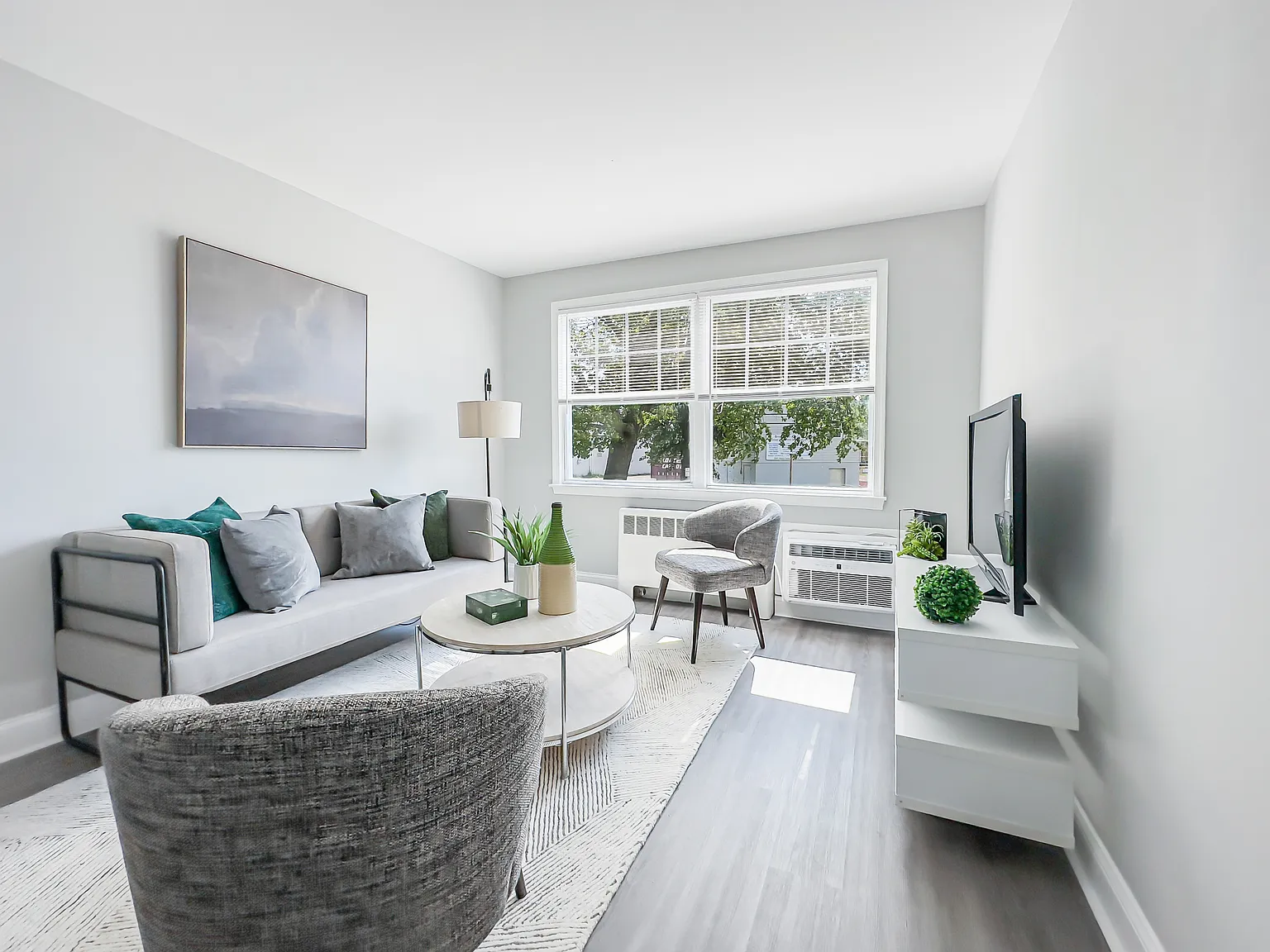 2 bed, 700 sqft, $1,425 — Photo 1