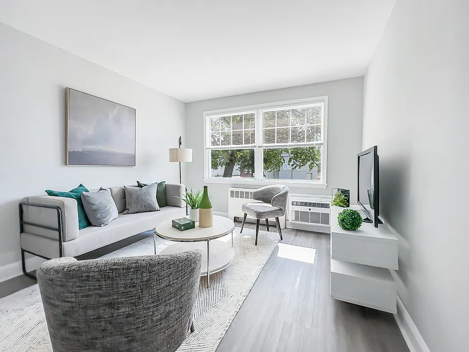 1 W Oakland Ave #15D