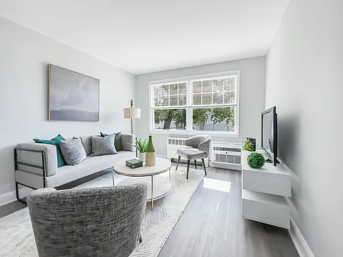 1 W Oakland Ave #15D Photo 1