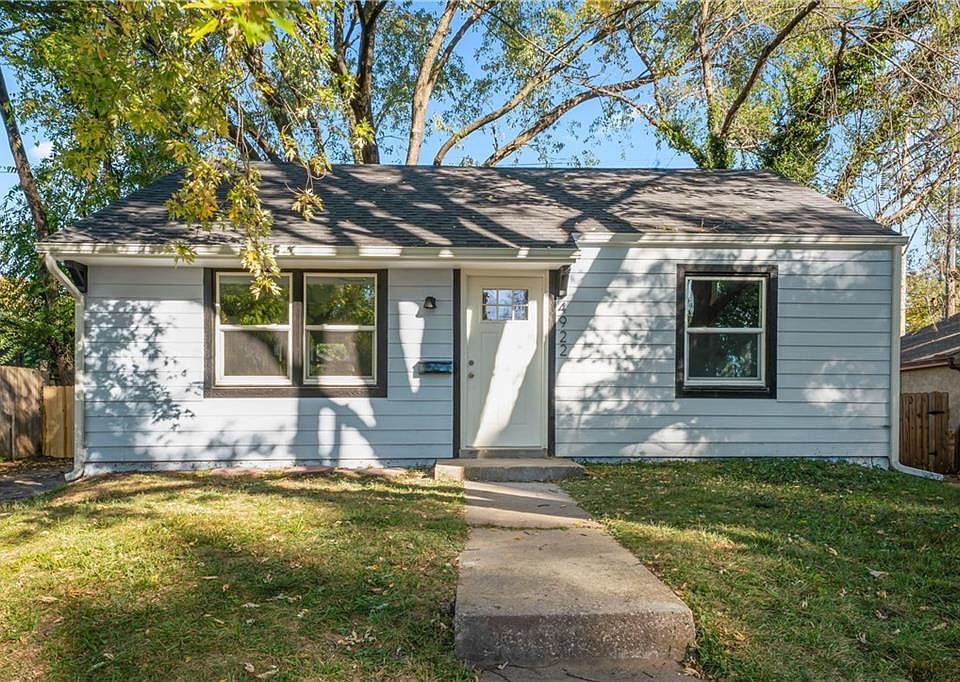 1st image of 4922 Woodend Ave
