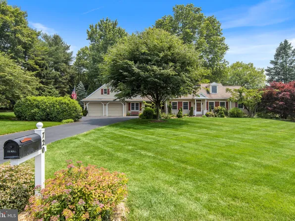 720 Willowdale Ln, Kennett Square, PA 19348