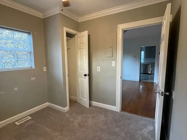 230 N Hume Ave — Photo 7