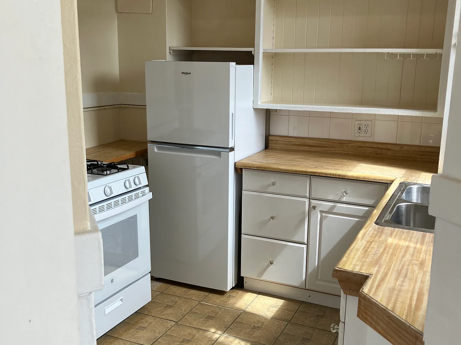 2 bed, 800 sqft, $2,975 — Photo 4