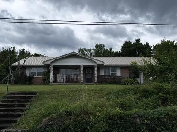 17 Moore St, Andrews, NC 28901