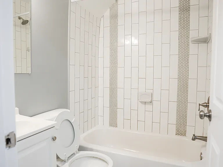 503 Wyeth St — Photo 3