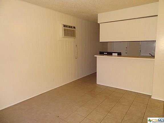 3rd image of 1231 N Lbj Dr APT 9