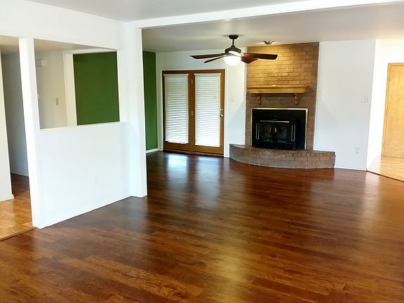 3rd image of 5218 Loch Lomond Dr
