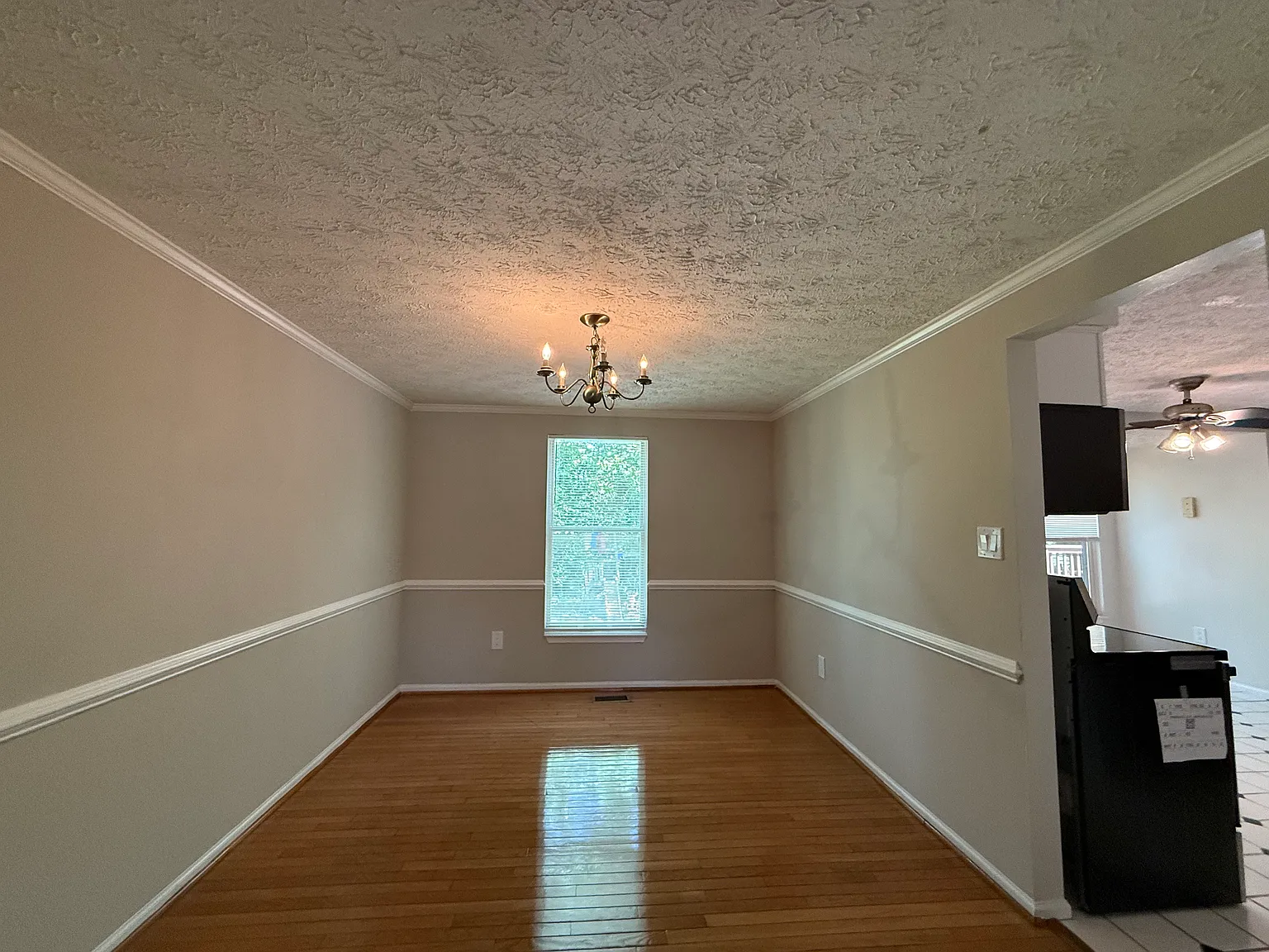 4 bed, 1872 sqft, $3,500 — Photo 4
