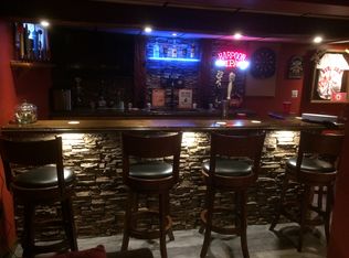 19 Circle Dr, Enfield, CT 06082