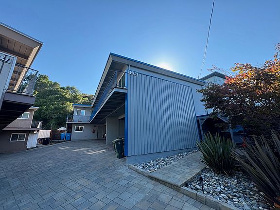 3rd image of 2235 Village Ct APT 2