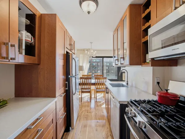 33-55 14th Street image 1 of 13