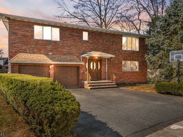 42-00 Debruin Dr, Fair Lawn Boro, NJ 07410