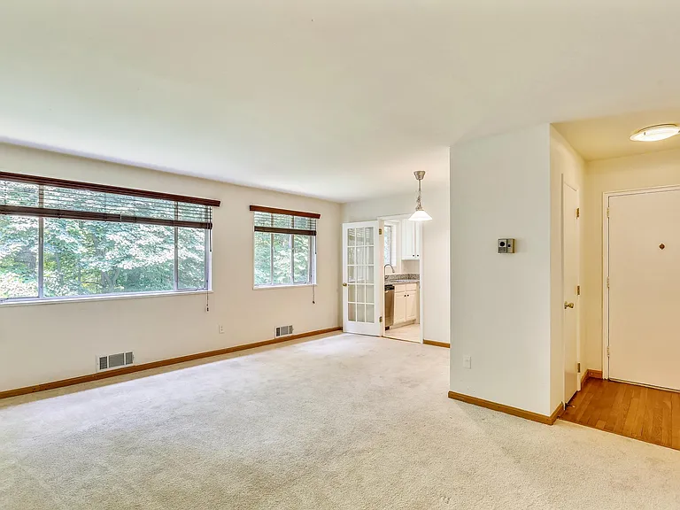 10412 Montrose Ave #202 — Photo 9