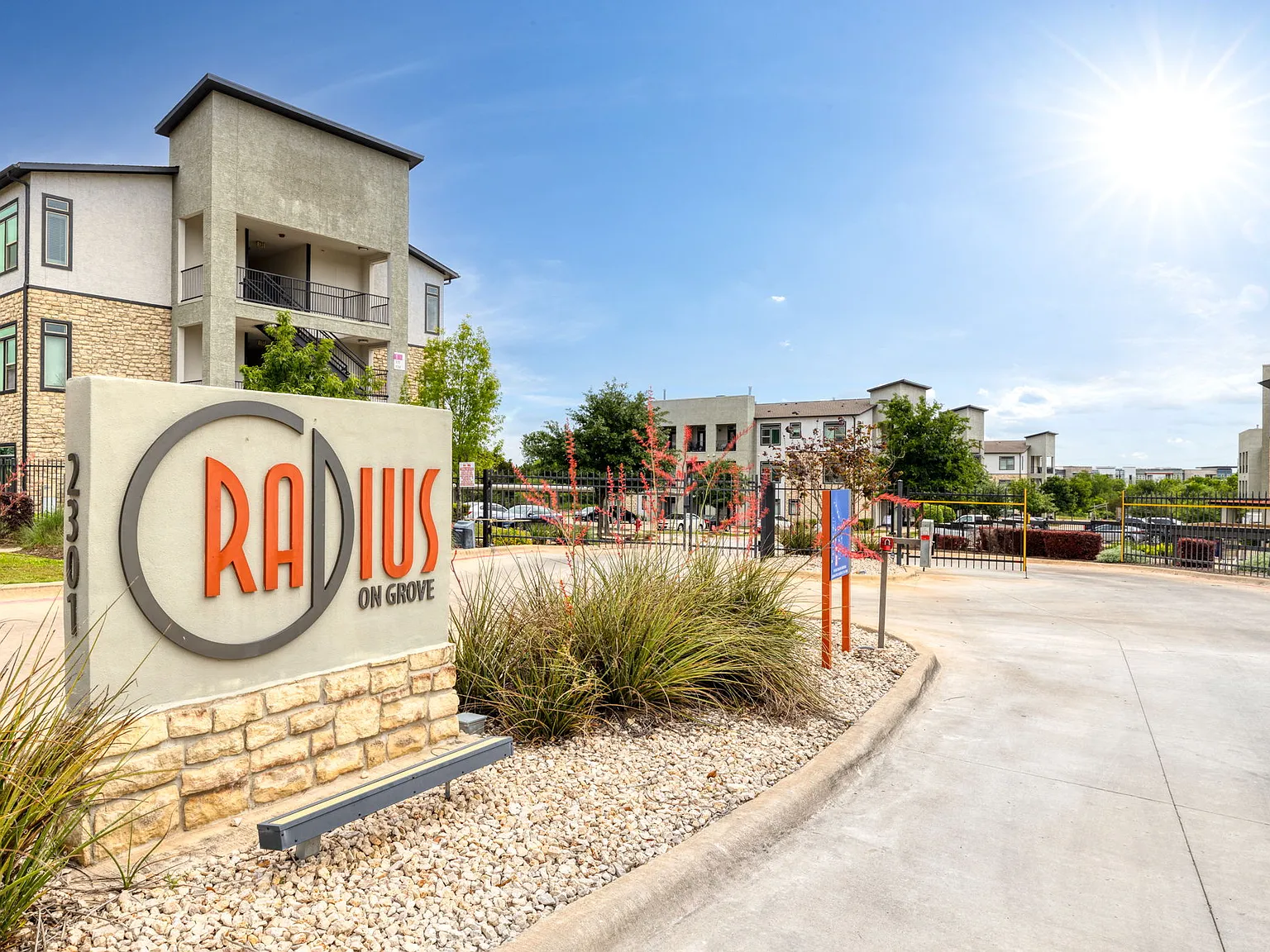 Radius on Grove — Photo 4