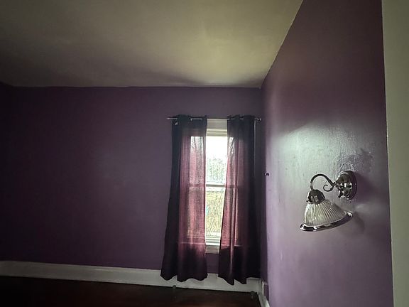 2nd image of 205 Riley St