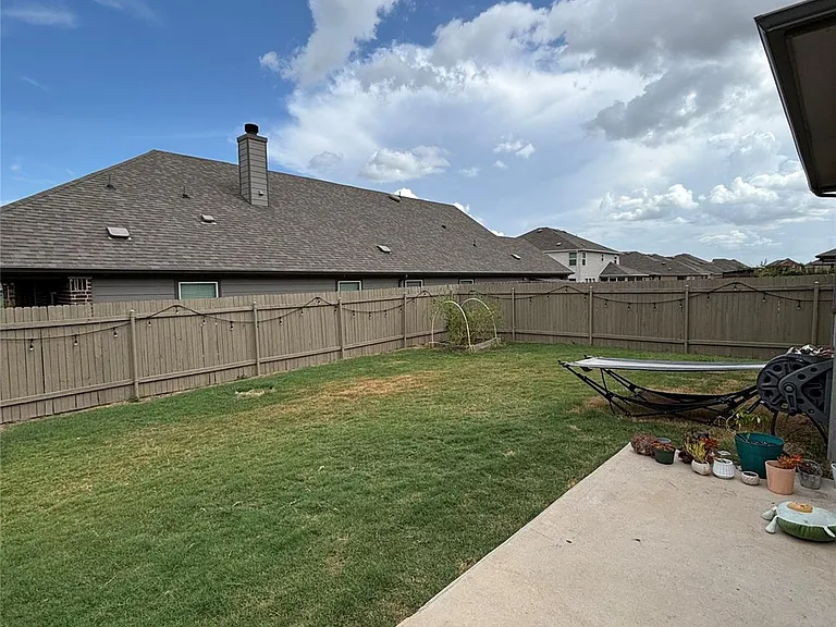 8013 Philbrook Dr — Photo 31