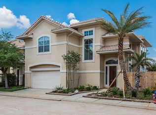 317 Harborside Cir, Kemah, TX 77565