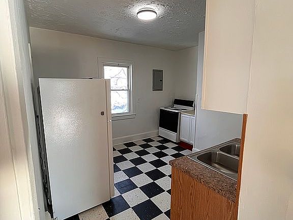 2nd image of 3334 Lafayette Ave #2