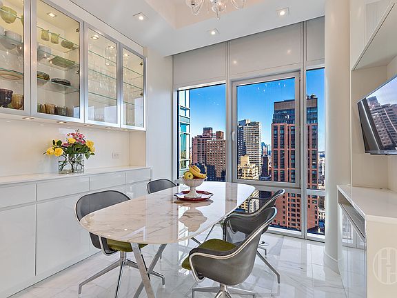 4th image of 310 E 53rd St APT 24C