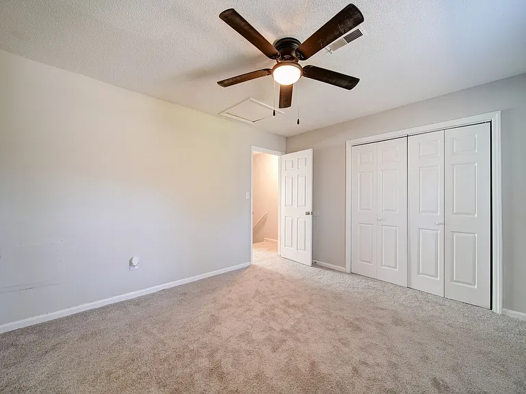 2505 S Charles Blvd — Photo 16