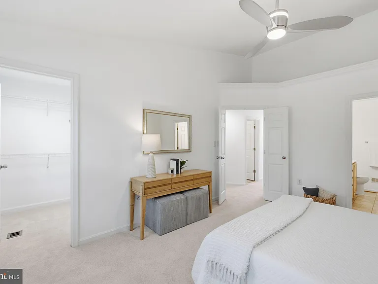 4067 Fountainside Ln — Photo 24
