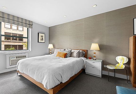 5th image of 626 Washington St APT 3B