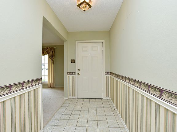 5th image of 212 Tallwood Dr