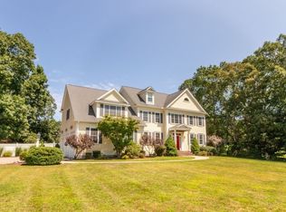 14 Essex St, Norfolk, MA 02056