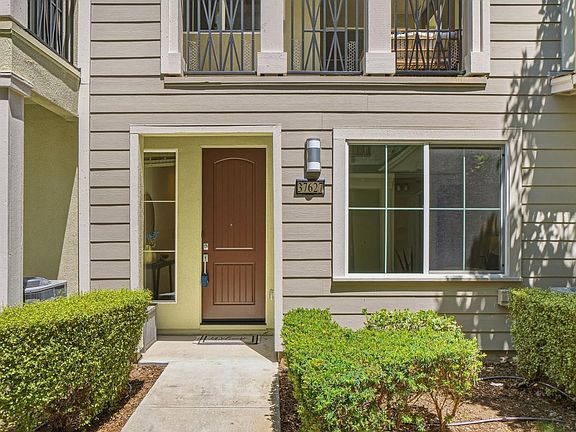 3rd image of 37627 Estuary St