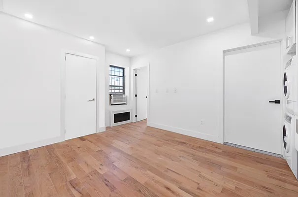 Rented by Compass | media 10