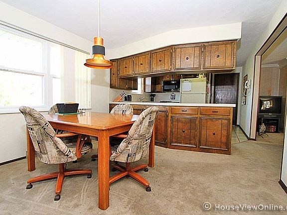4th image of 810 N Union Ave
