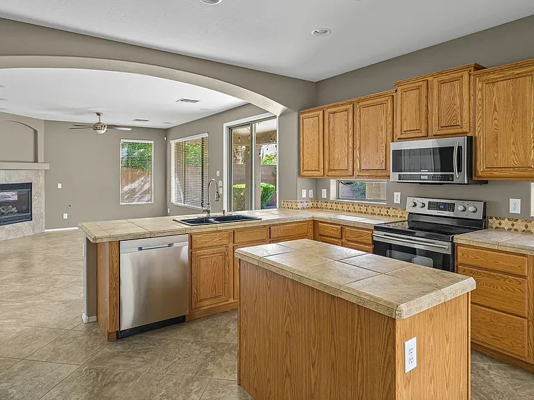 4129 E Clubview Dr — Photo 3