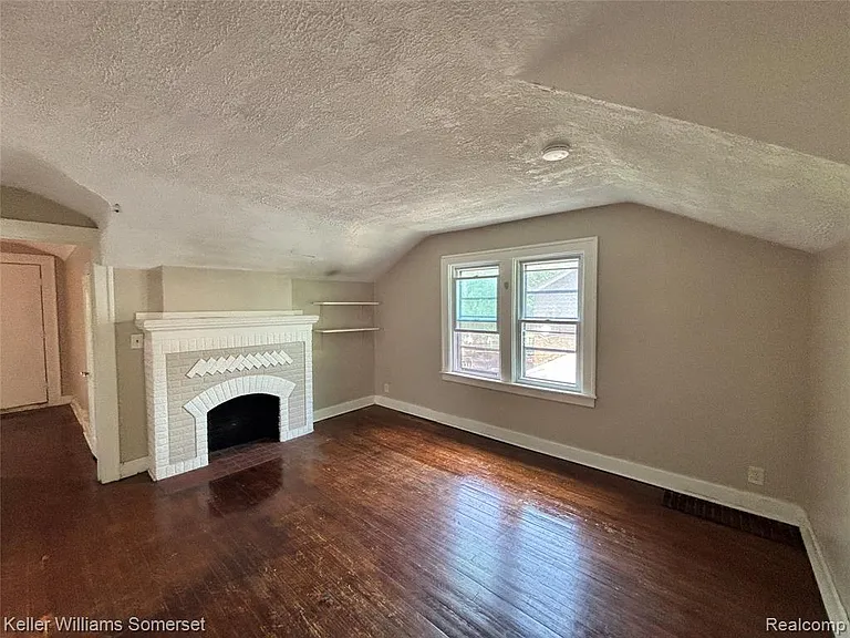 5783 Yorkshire Rd — Photo 9