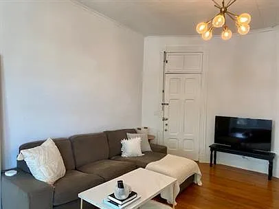 130 E Gorham St — Photo 3