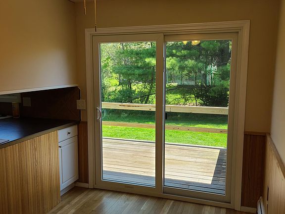 4th image of 18 Oliver Dr