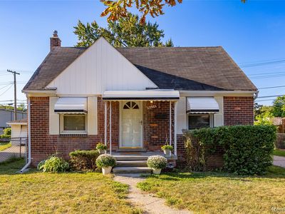 8420 Warren Blvd, Center Line, MI, 48015