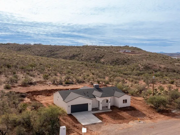 37 Calle Dinamarca, Rio Rico, AZ 85648