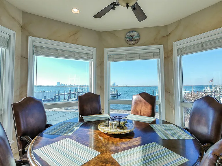 530 W Shore Dr — Photo 12