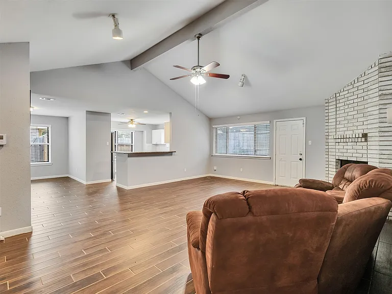 2554 Olympus Dr — Photo 7
